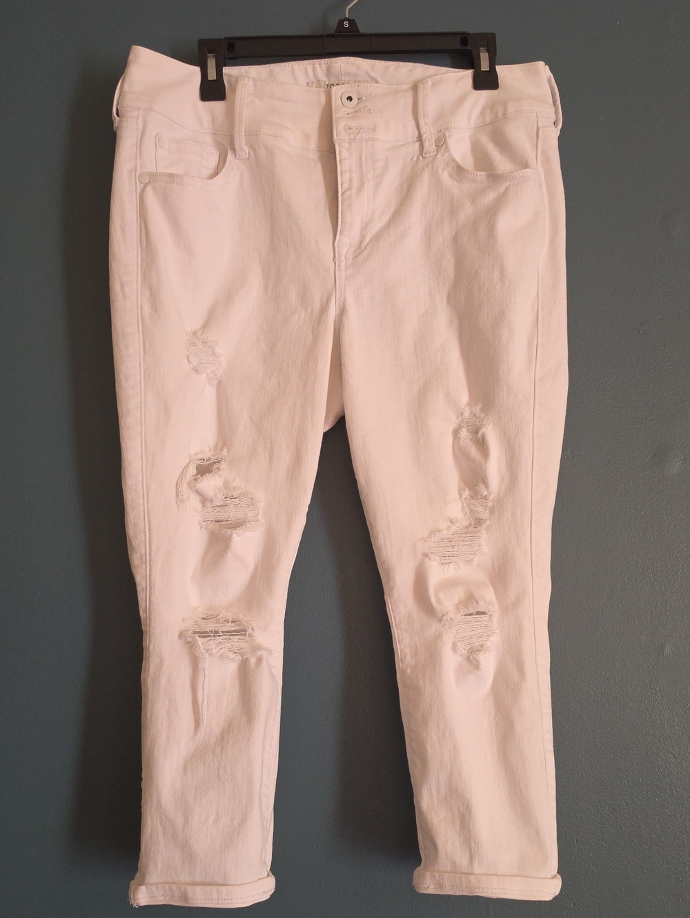 Women’s Torrid Distressed White Ankle Jeans